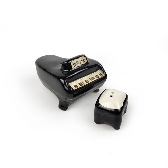 Vintage Piano Salt & Pepper Shakers - Picture 1 of 2
